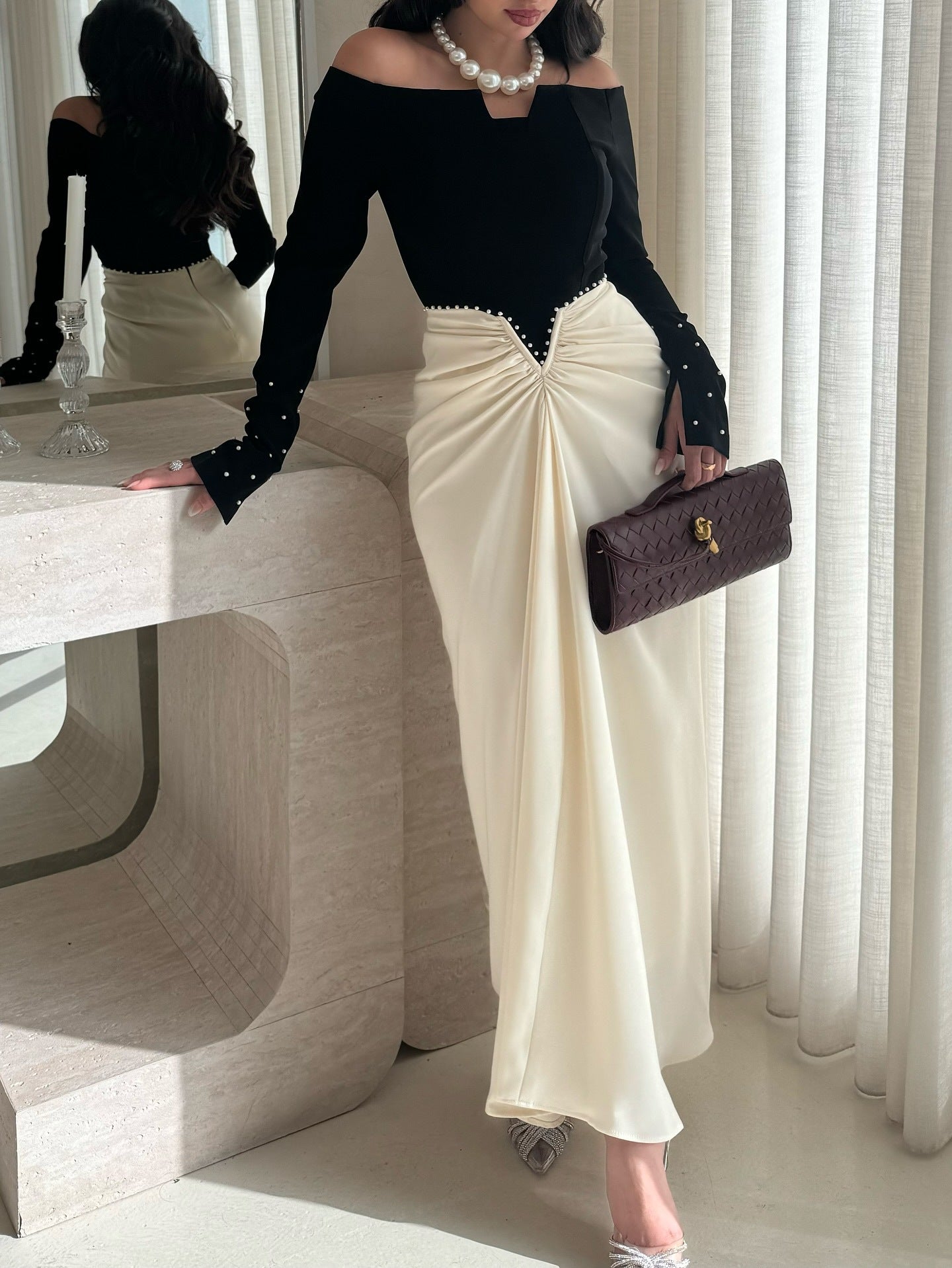 Robe Fourreau Perles Élégance