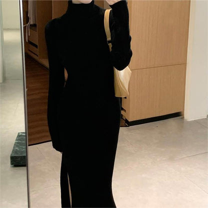 Robe Ajustée Col Montant Fendue
