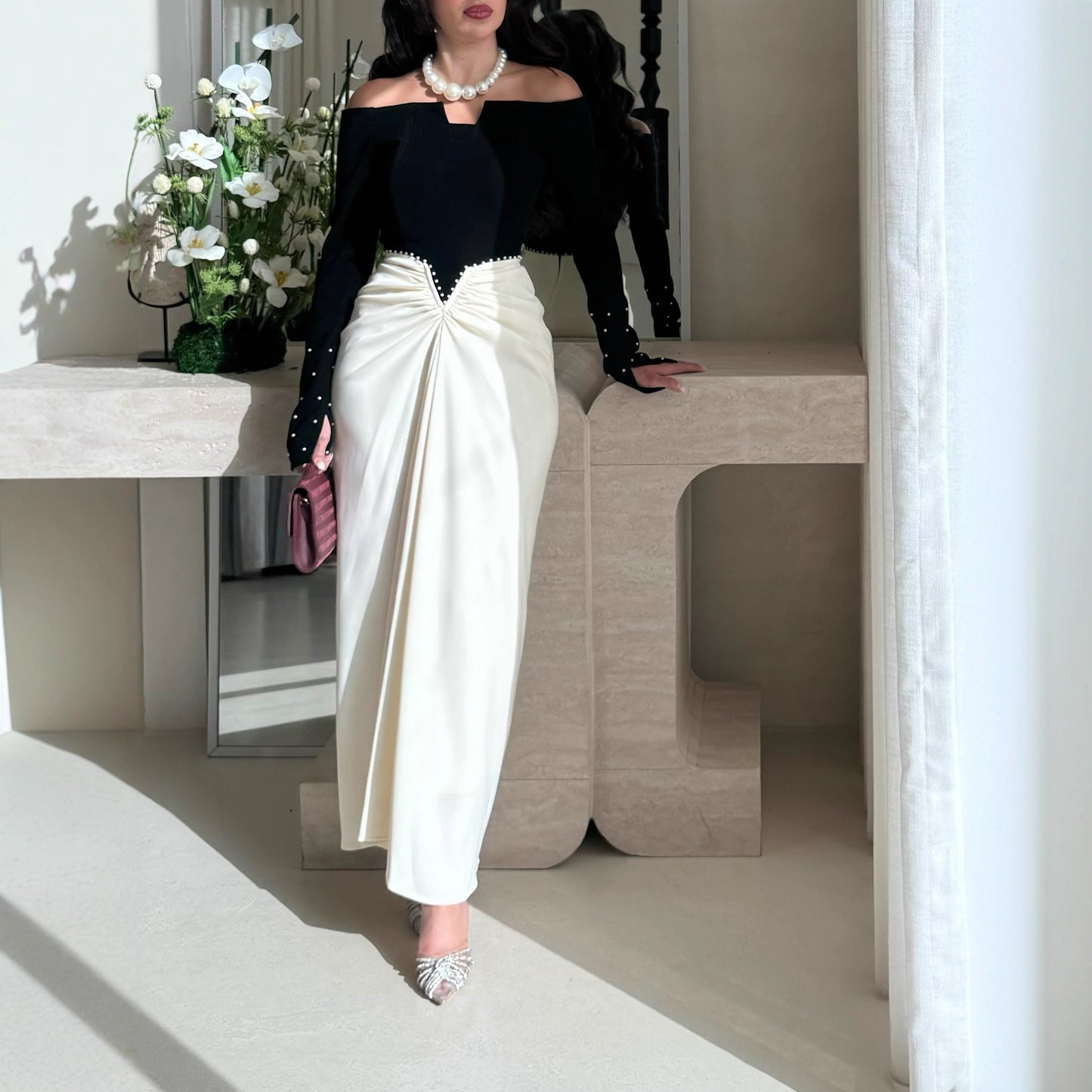 Robe Fourreau Perles Élégance